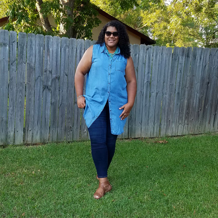 3 Ways to style a denim summer dress | www.statuesqueglam.com