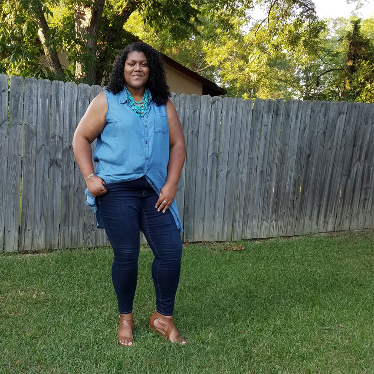 3 Ways to style a denim summer dress | www.statuesqueglam.com